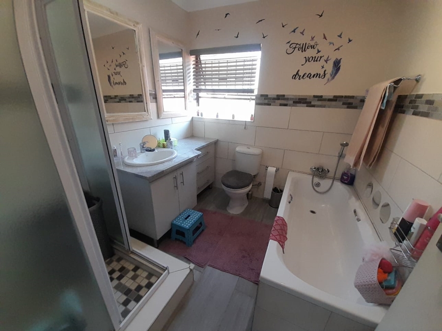 4 Bedroom Property for Sale in Cashan North West